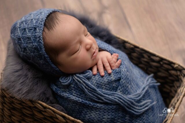 Newborn styled sessions in your own home #newbornphotography #familyphotography #familyphotographer #dublinphotographer #newbornbabyphotography #babyphotoshoot